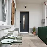 Stylisches Mit Terrasse Fuer Max 4 Personen In Naehe Zum Hbf Und Koblenzer-innenstadt Апартаменты