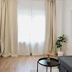 Stylisches Mit Terrasse Fuer Max 4 Personen In Naehe Zum Hbf Und Koblenzer-innenstadt Апартаменты Кобленц