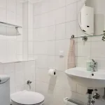 Stylisches Mit Terrasse Fuer Max 4 Personen In Naehe Zum Hbf Und Koblenzer-innenstadt Кобленц
