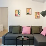 Апартаменты Stylisches Mit Terrasse Fuer Max 4 Personen In Naehe Zum Hbf Und Koblenzer-innenstadt