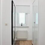 Stylisches Mit Terrasse Fuer Max 4 Personen In Naehe Zum Hbf Und Koblenzer-innenstadt * Кобленц