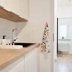 Neu Stylisches Max 4 Personen Nähe Hbf Und Innenstadt *