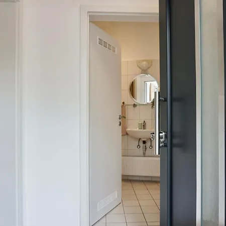 Stylisches Mit Terrasse Fuer Max 4 Personen In Naehe Zum Hbf Und Koblenzer-innenstadt