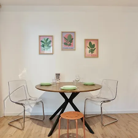 Neu Stylisches Max 4 Personen Nähe Hbf Und Innenstadt Apartment