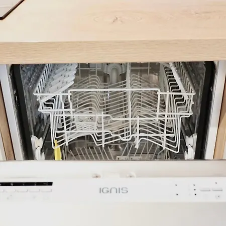 Stylisches Mit Terrasse Fuer Max 4 Personen In Naehe Zum Hbf Und Koblenzer-innenstadt Апартаменты *