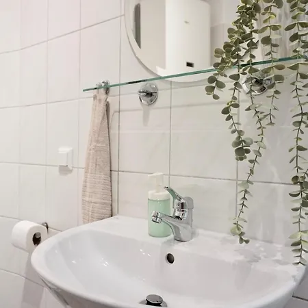 Neu Stylisches Max 4 Personen Naehe Hbf Und Innenstadt Apartamento Coblenza