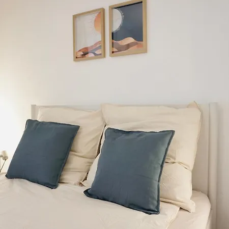 Neu Stylisches Max 4 Personen Naehe Hbf Und Innenstadt