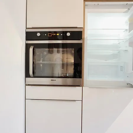Stylisches Mit Terrasse Fuer Max 4 Personen In Naehe Zum Hbf Und Koblenzer-innenstadt
