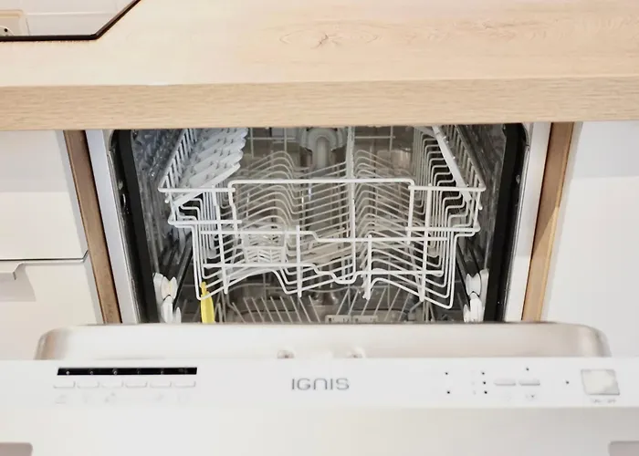 Stylisches Mit Terrasse Fuer Max 4 Personen In Naehe Zum Hbf Und Koblenzer-innenstadt Апартаменты *