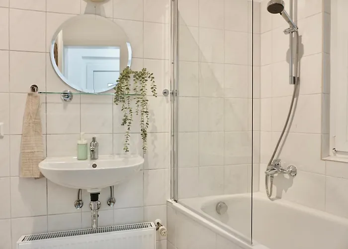 Апартаменты Stylisches Mit Terrasse Fuer Max 4 Personen In Naehe Zum Hbf Und Koblenzer-innenstadt Кобленц