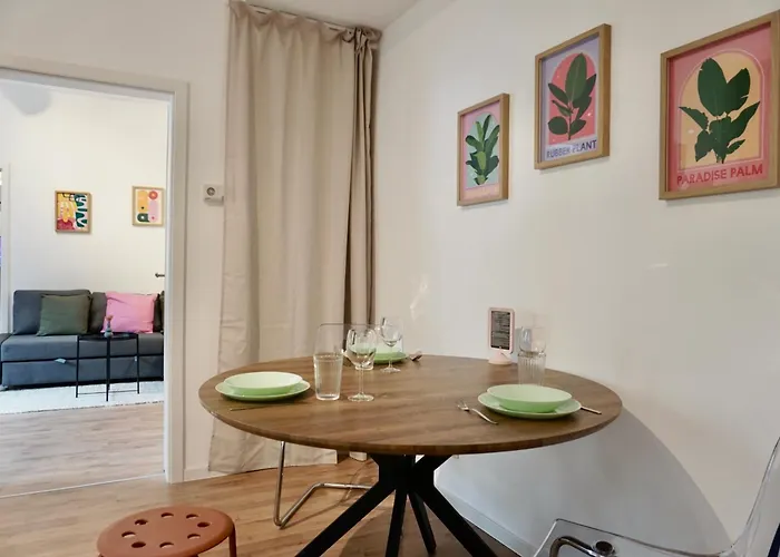 Stylisches Mit Terrasse Fuer Max 4 Personen In Naehe Zum Hbf Und Koblenzer-innenstadt