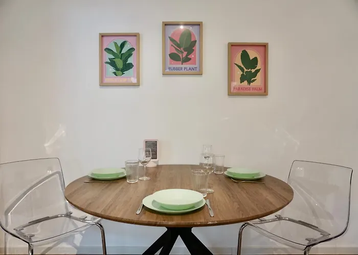 Stylisches Mit Terrasse Fuer Max 4 Personen In Naehe Zum Hbf Und Koblenzer-innenstadt Апартаменты