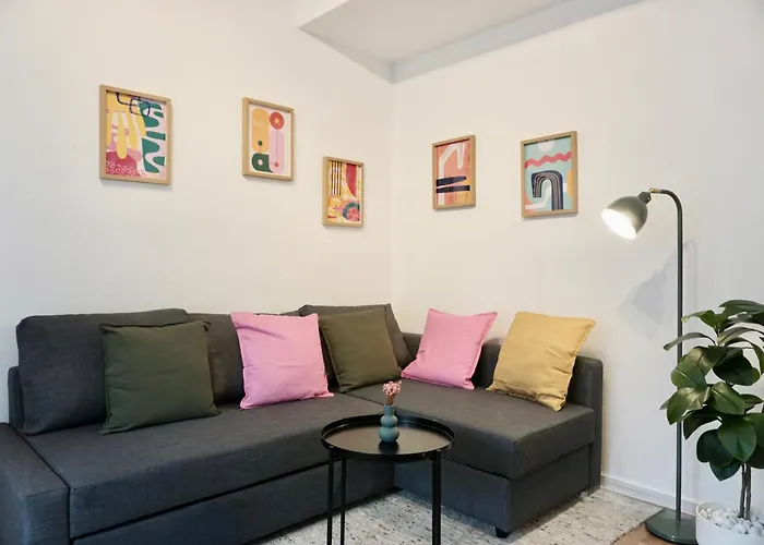 Stylisches Mit Terrasse Fuer Max 4 Personen In Naehe Zum Hbf Und Koblenzer-innenstadt Апартаменты Кобленц