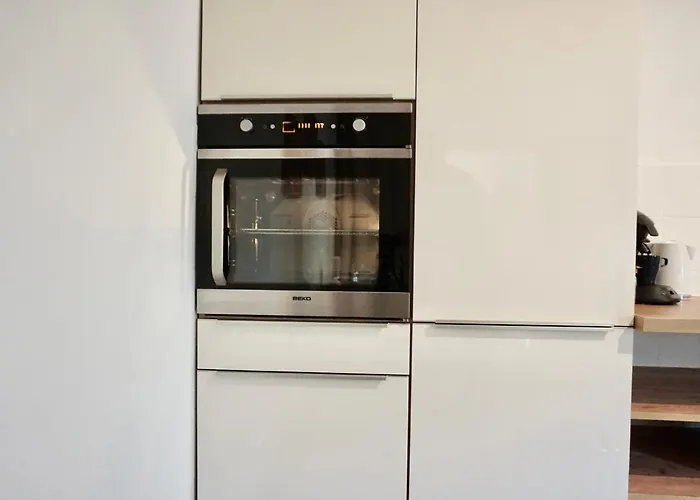 Stylisches Mit Terrasse Fuer Max 4 Personen In Naehe Zum Hbf Und Koblenzer-innenstadt Кобленц