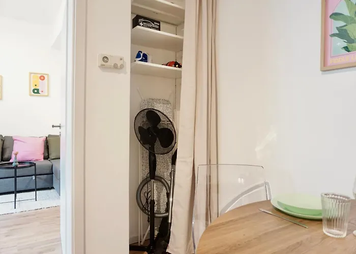 Stylisches Mit Terrasse Fuer Max 4 Personen In Naehe Zum Hbf Und Koblenzer-innenstadt *
