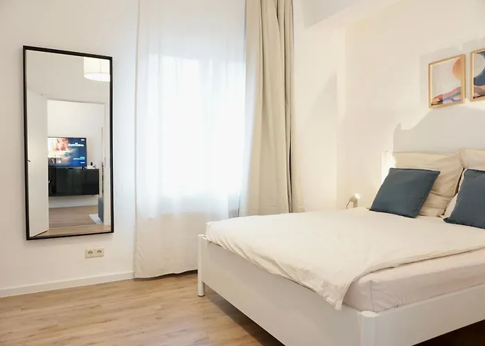 Апартаменты Stylisches Mit Terrasse Fuer Max 4 Personen In Naehe Zum Hbf Und Koblenzer-innenstadt Кобленц