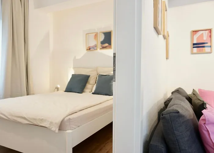 Stylisches Mit Terrasse Fuer Max 4 Personen In Naehe Zum Hbf Und Koblenzer-innenstadt * Кобленц